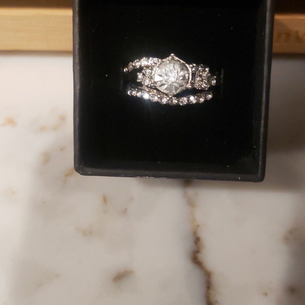 Women 3 peice ring set - Picture 5 of 6